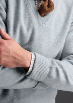 Classic Cashmere V-Neck Sweater