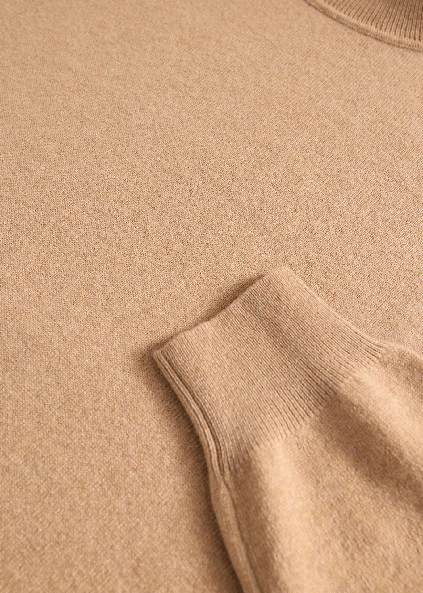 Essential Cashmere Turtleneck